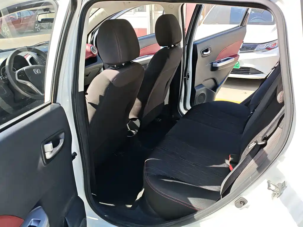Changan BenBen — миниатюра 13