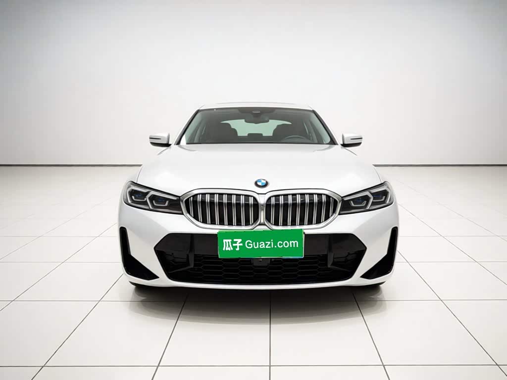 BMW 3 Series 2.0 л 2023 г. Белый, пробег 45900 км