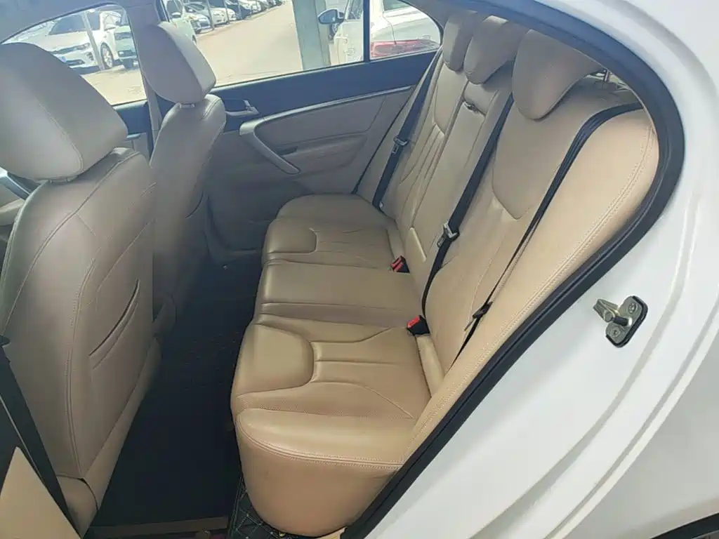 Geely Emgrand — миниатюра 17