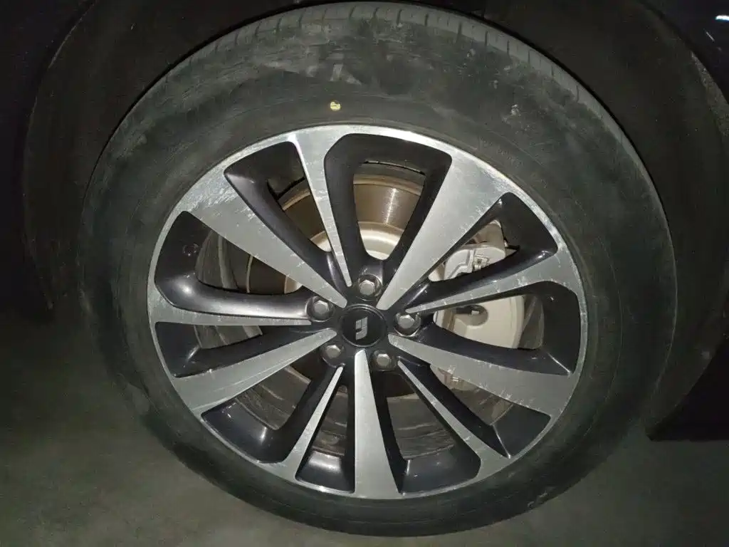 Li Auto Li ONE — миниатюра 8