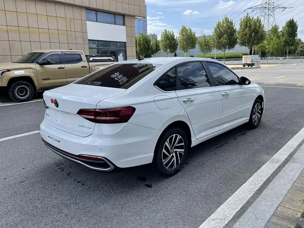 Volkswagen Lavida — миниатюра 8