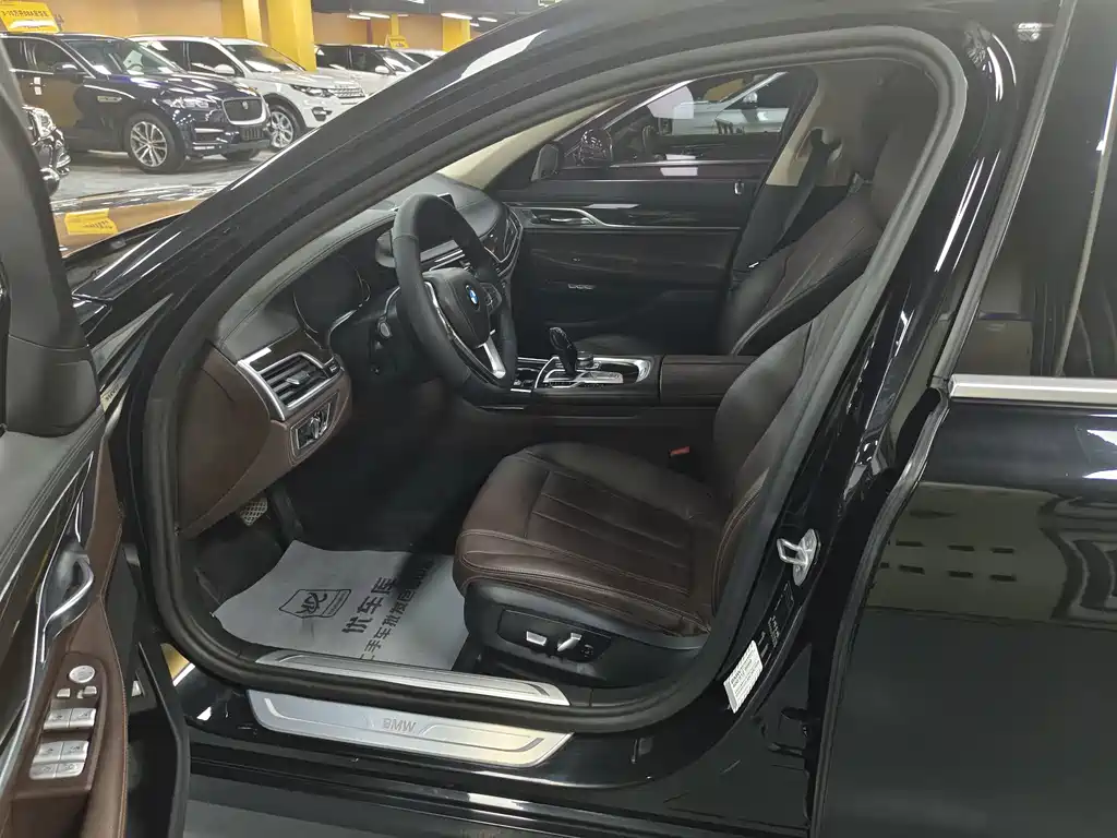 BMW 7 Series — миниатюра 4