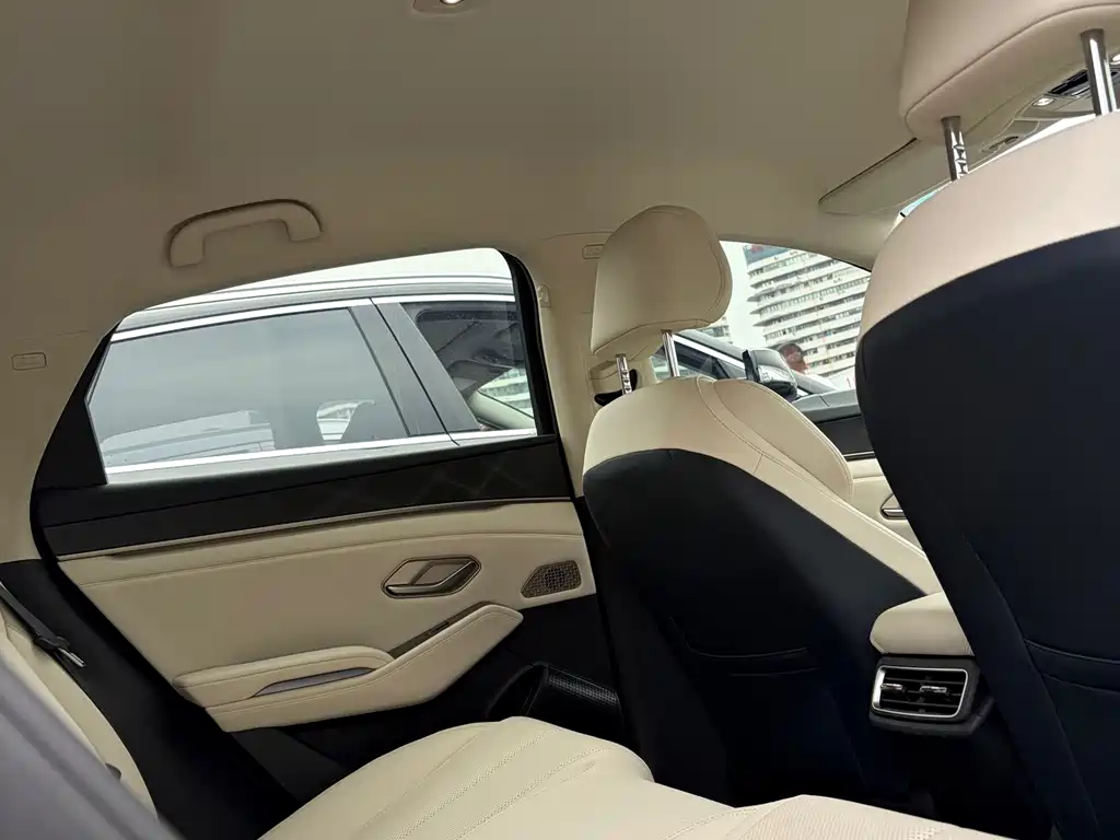 BYD Qin L — миниатюра 17