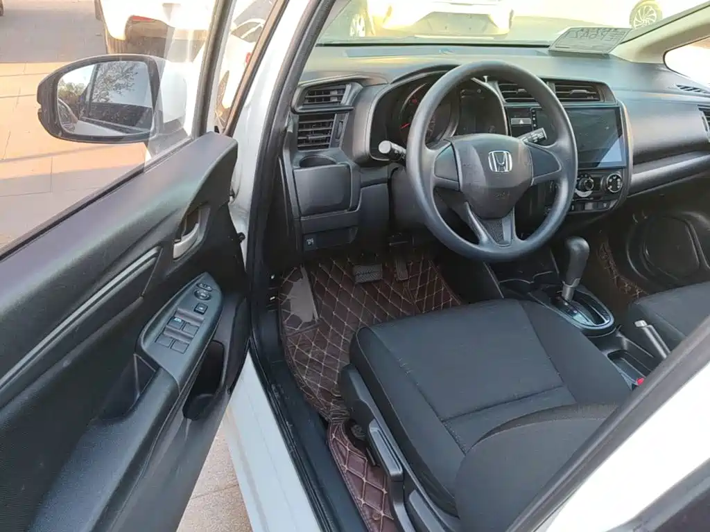 Honda Fit — миниатюра 16