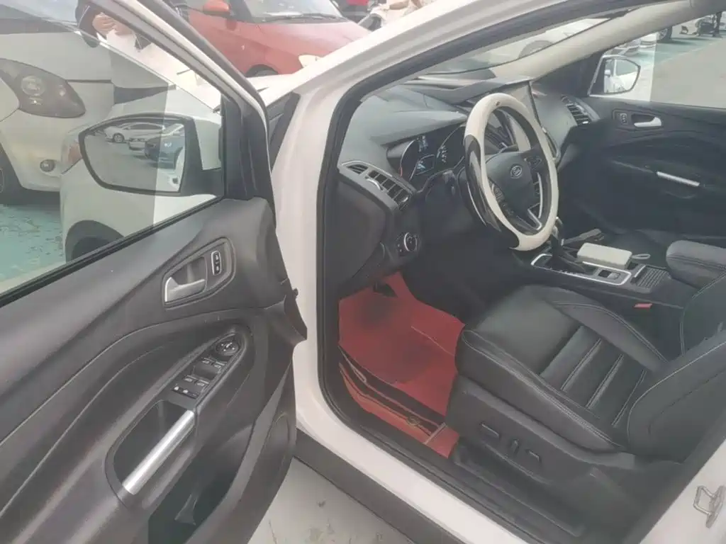 Ford Kuga — миниатюра 16