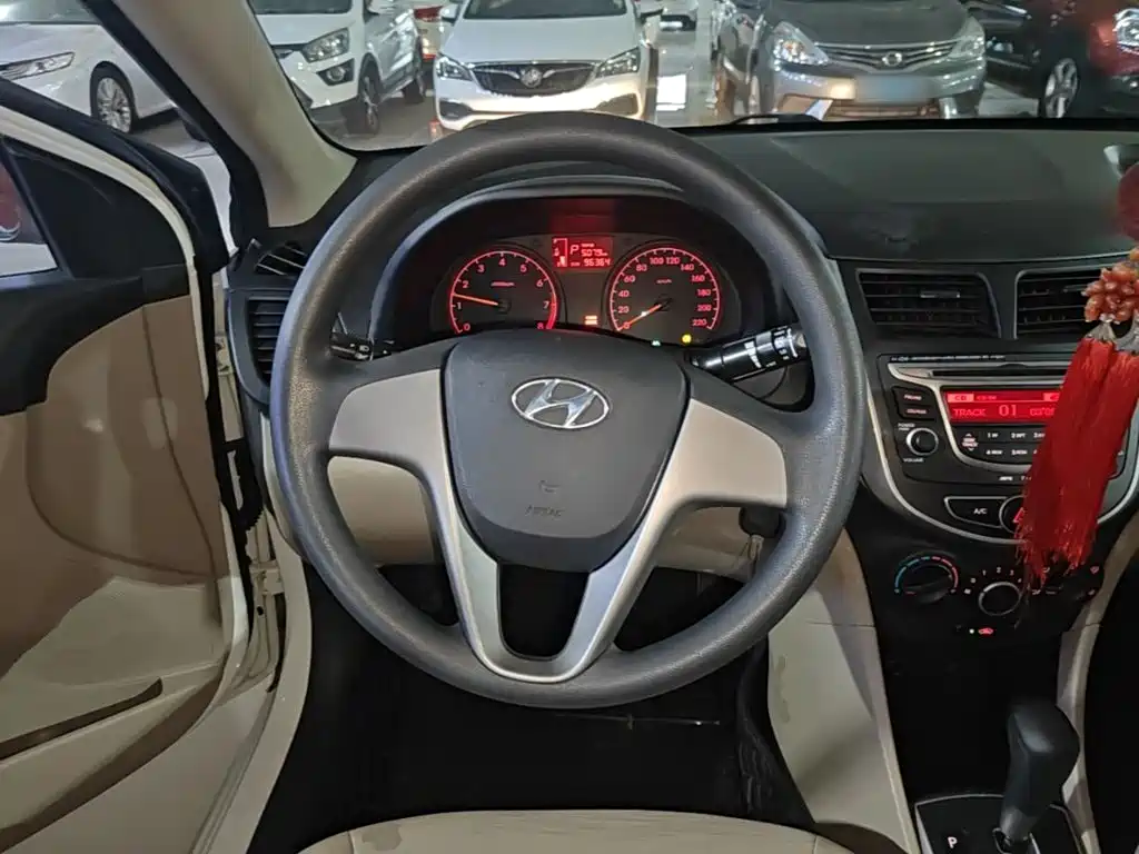 Hyundai Verna — миниатюра 11