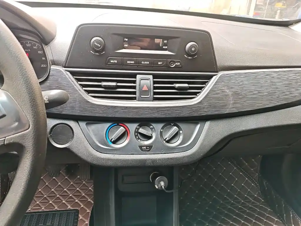 Baojun 310 — миниатюра 13
