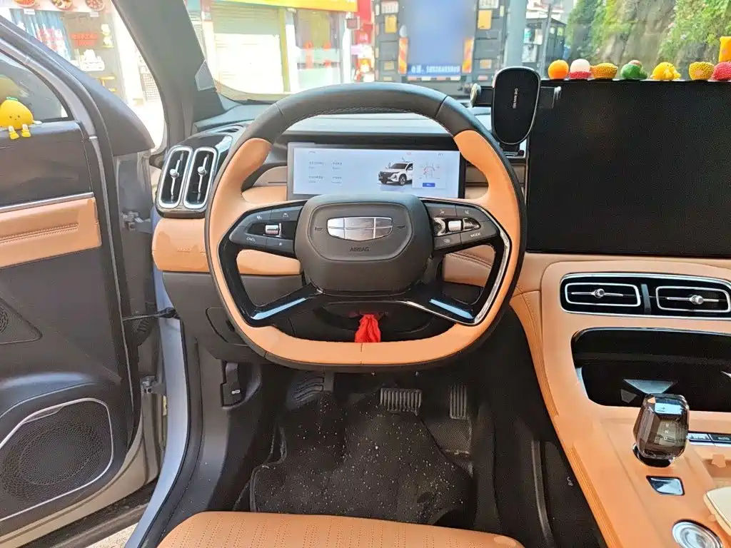 Geely Boyue L — миниатюра 6