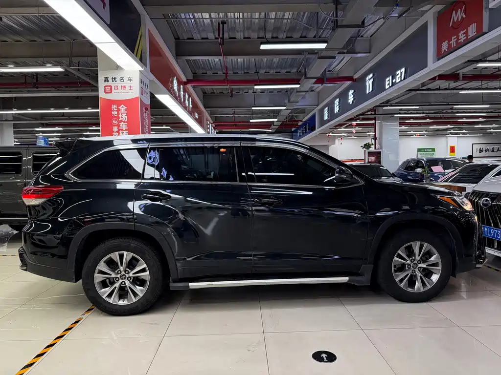 Toyota Highlander — миниатюра 7