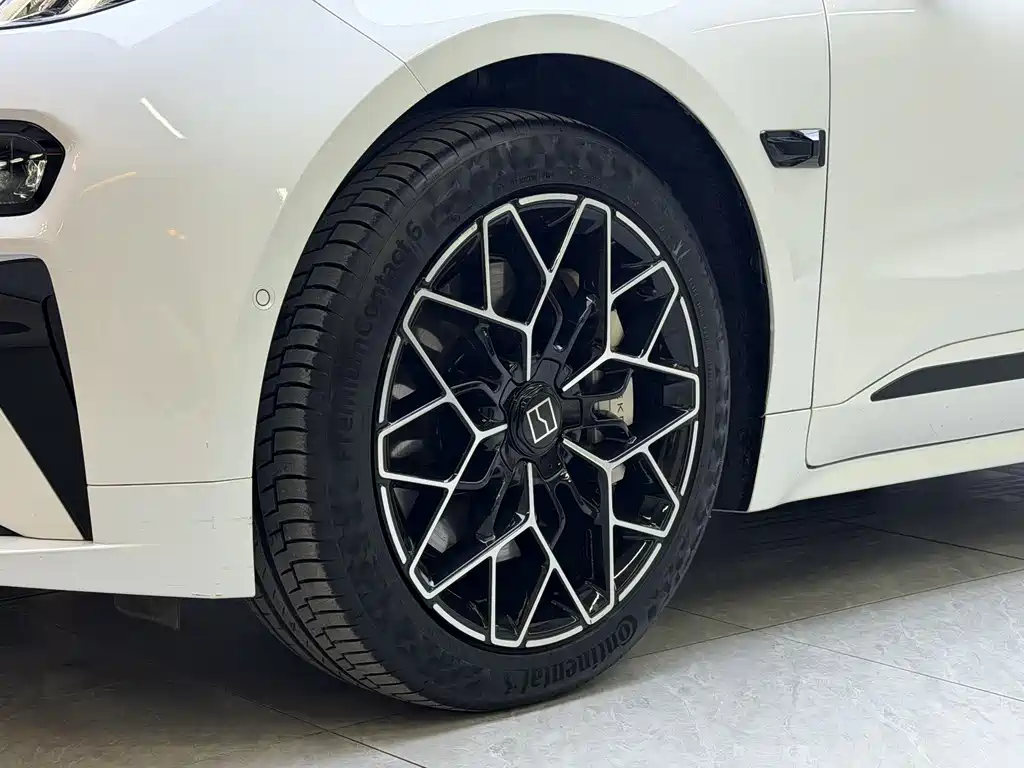 ZEEKR EXTREME KRYPTON 001