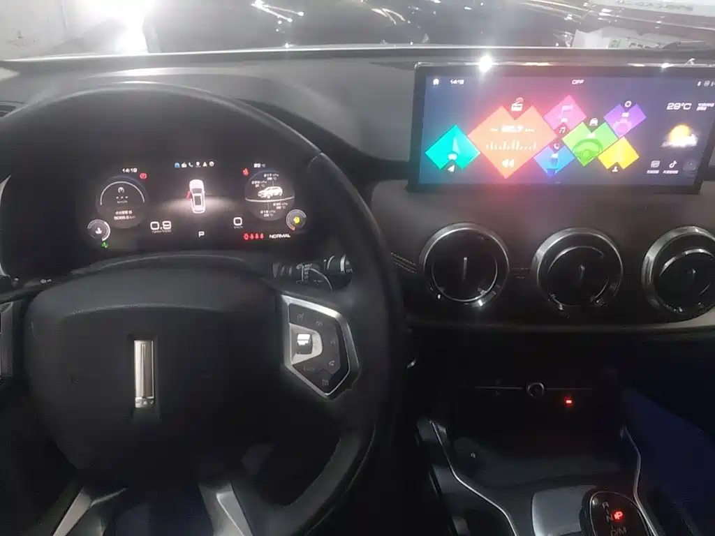 Wey Wey VV6 — миниатюра 10