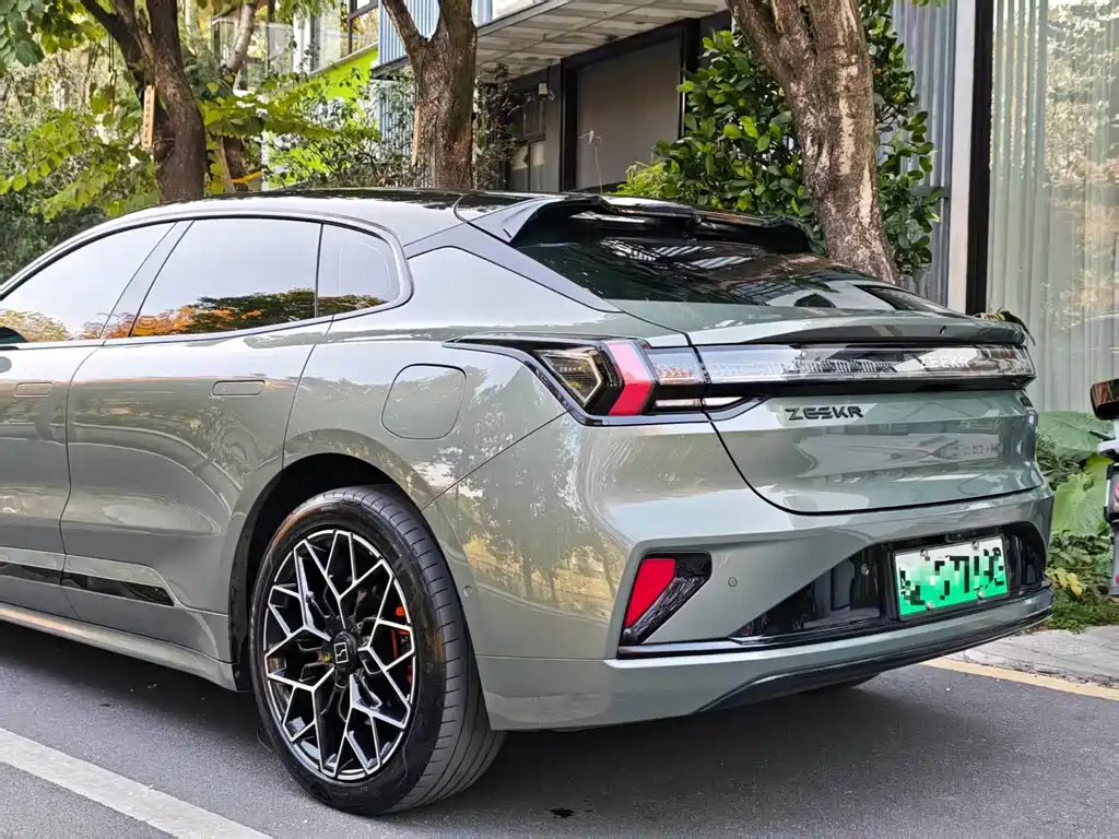 ZEEKR EXTREME KRYPTON 001