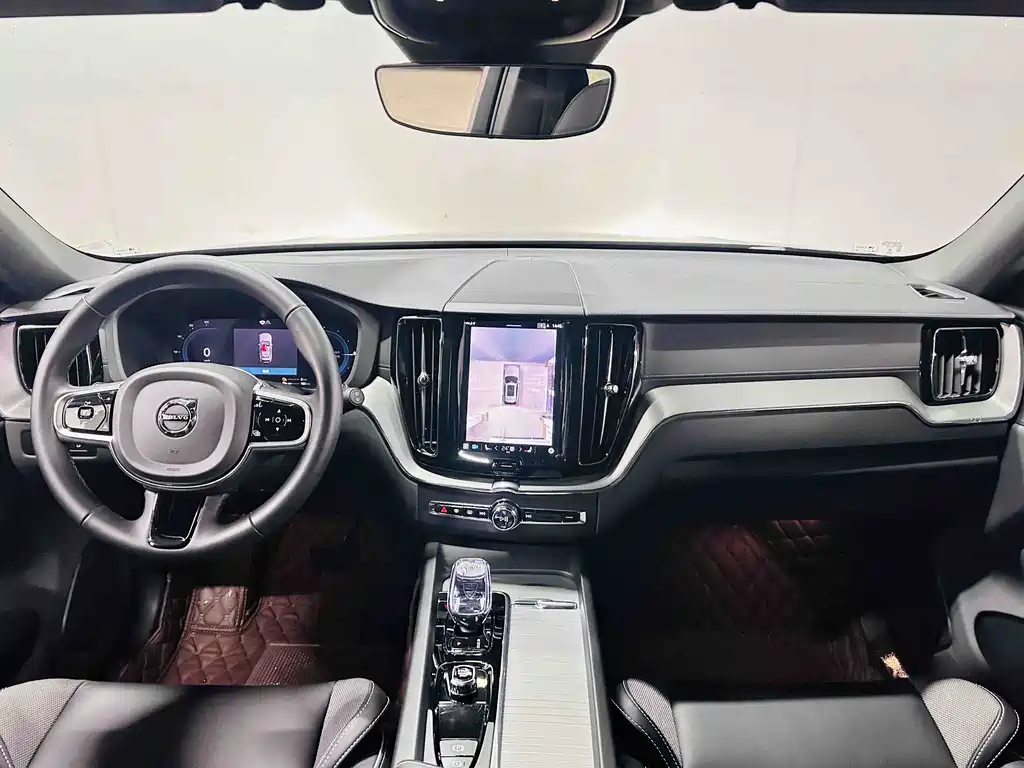 VOLVO XC60 PLUG IN HYBRID