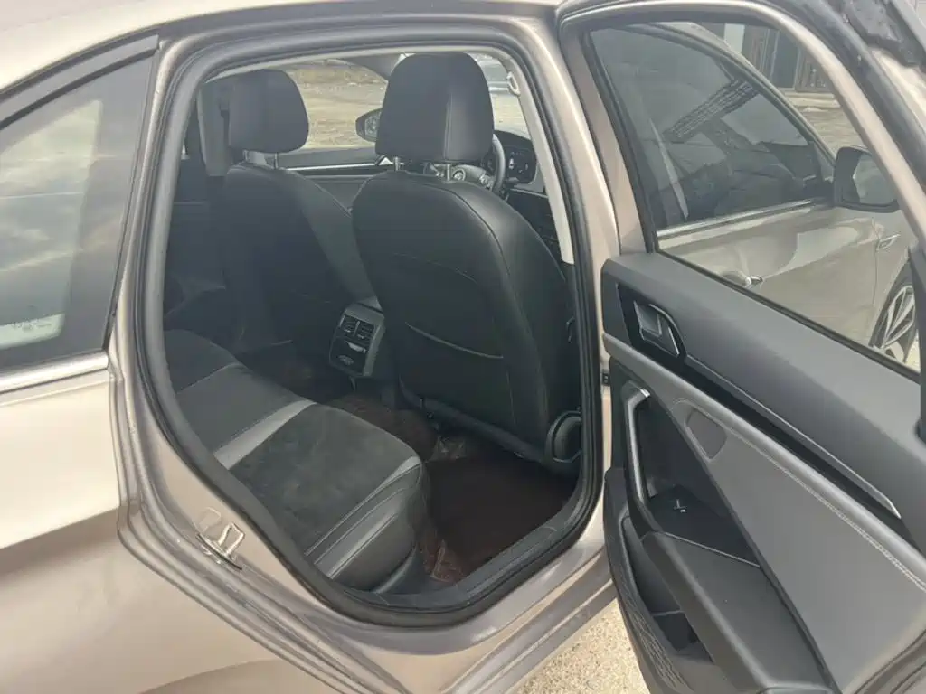 Volkswagen Sagitar — миниатюра 12