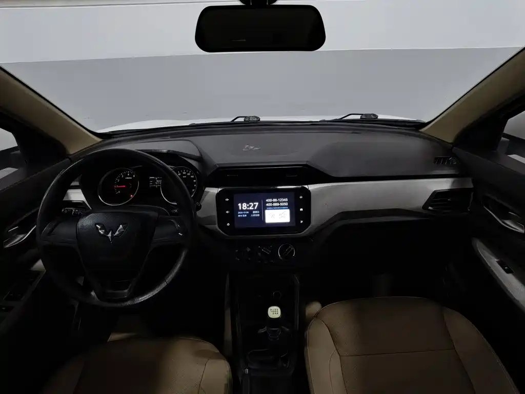 Wuling Hongguang — миниатюра 5