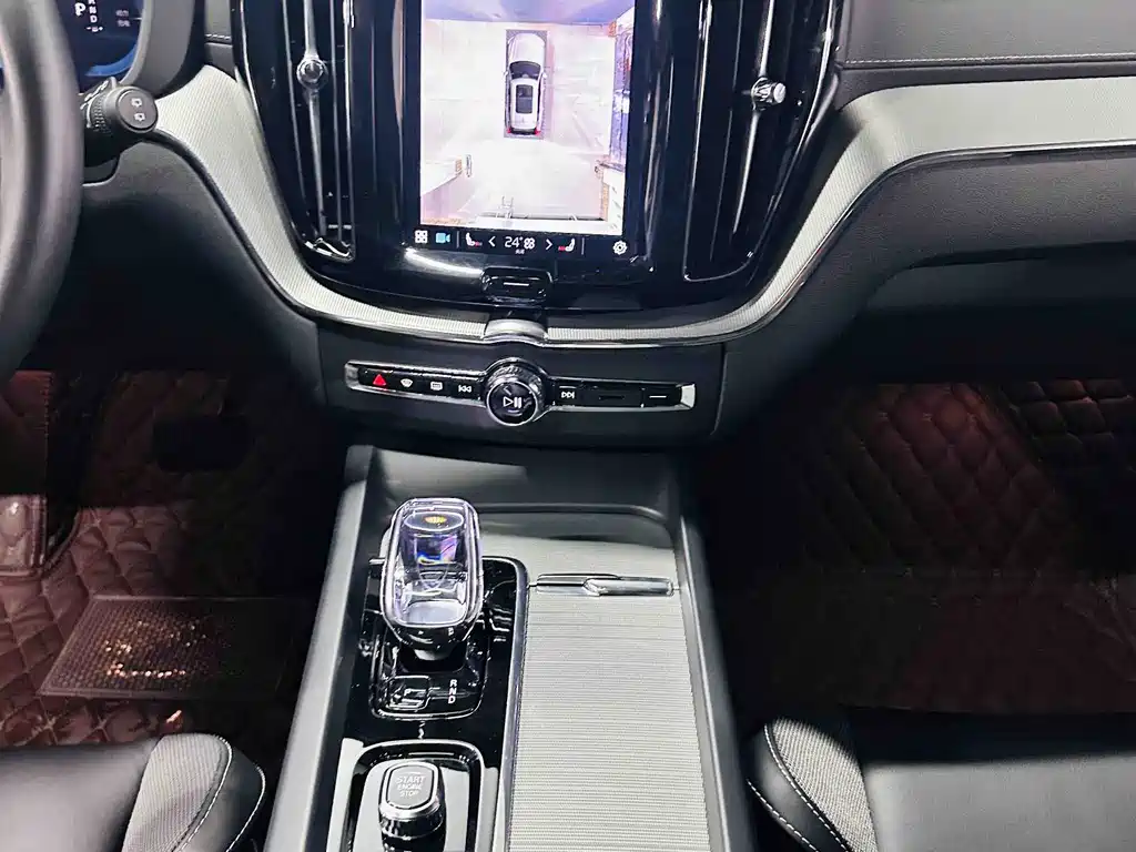 VOLVO XC60 PLUG IN HYBRID