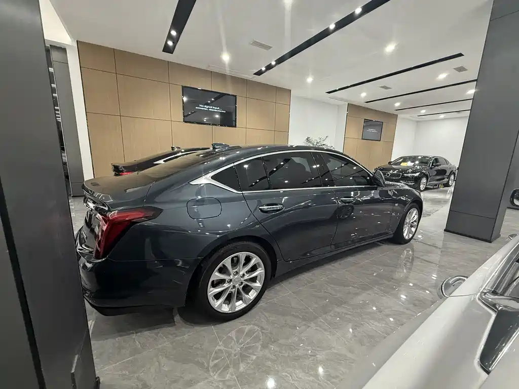 CADILLAC CT5