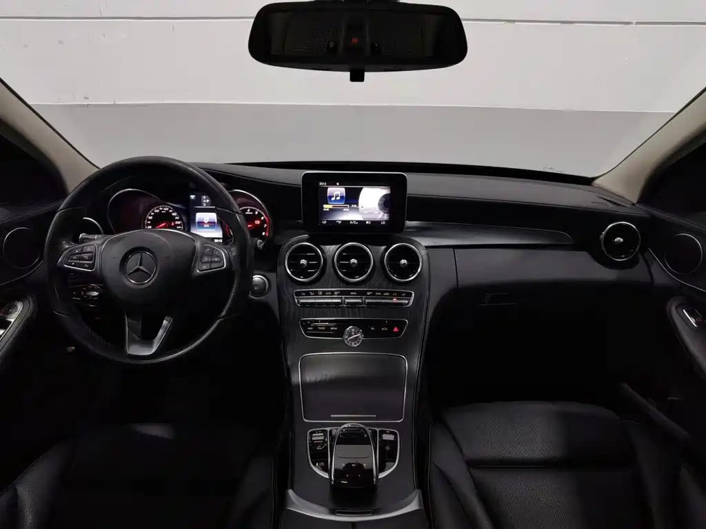 Mercedes-Benz C-Class — миниатюра 5
