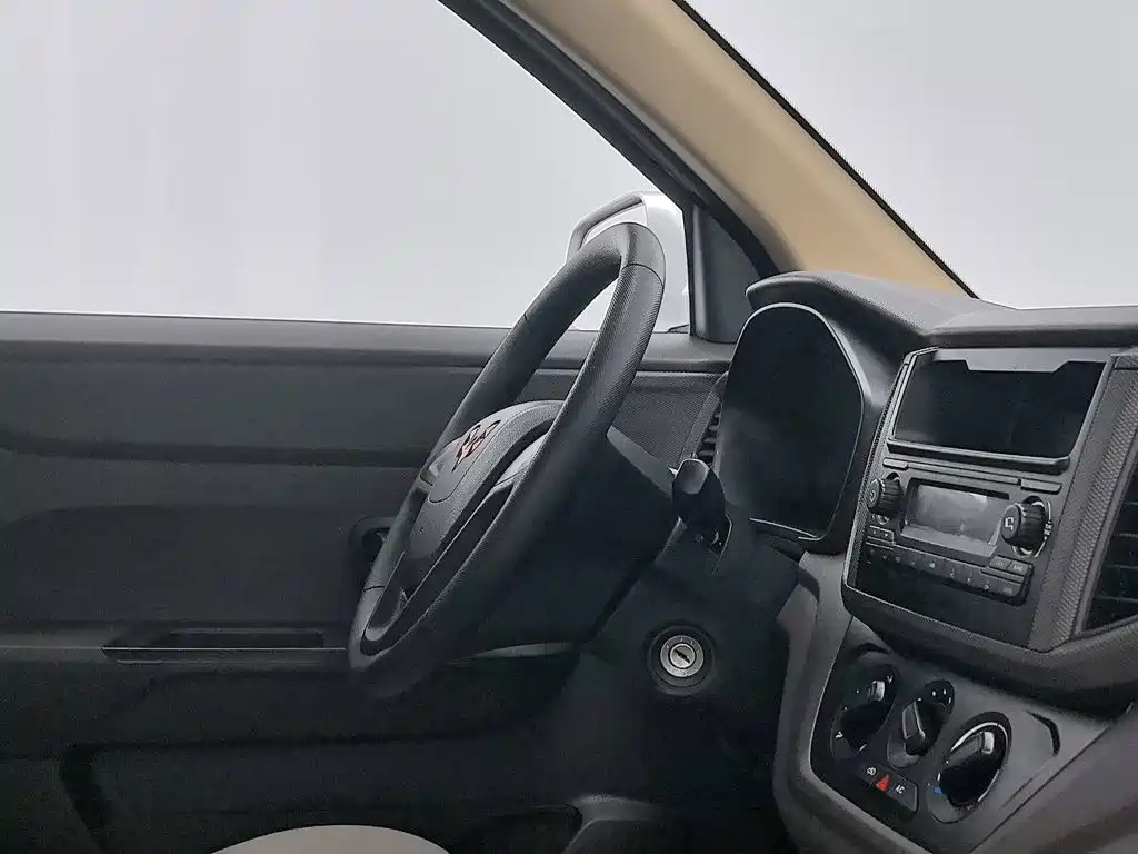 Wuling Hongguang V — миниатюра 22