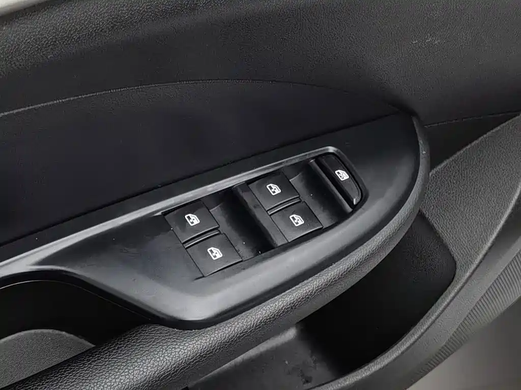 Buick Excelle — миниатюра 9