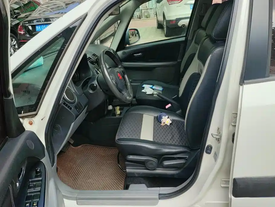 Suzuki SX4 — миниатюра 9