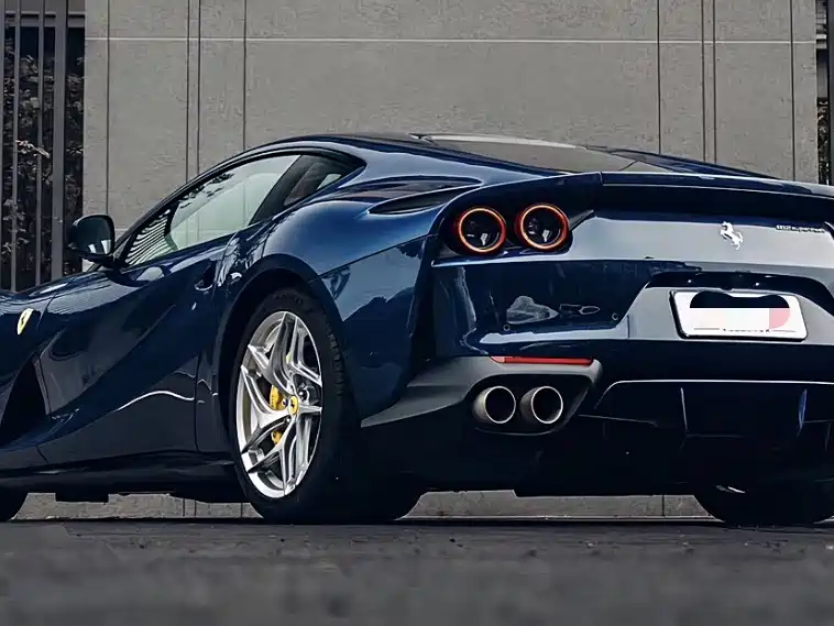 Ferrari 812 — миниатюра 2