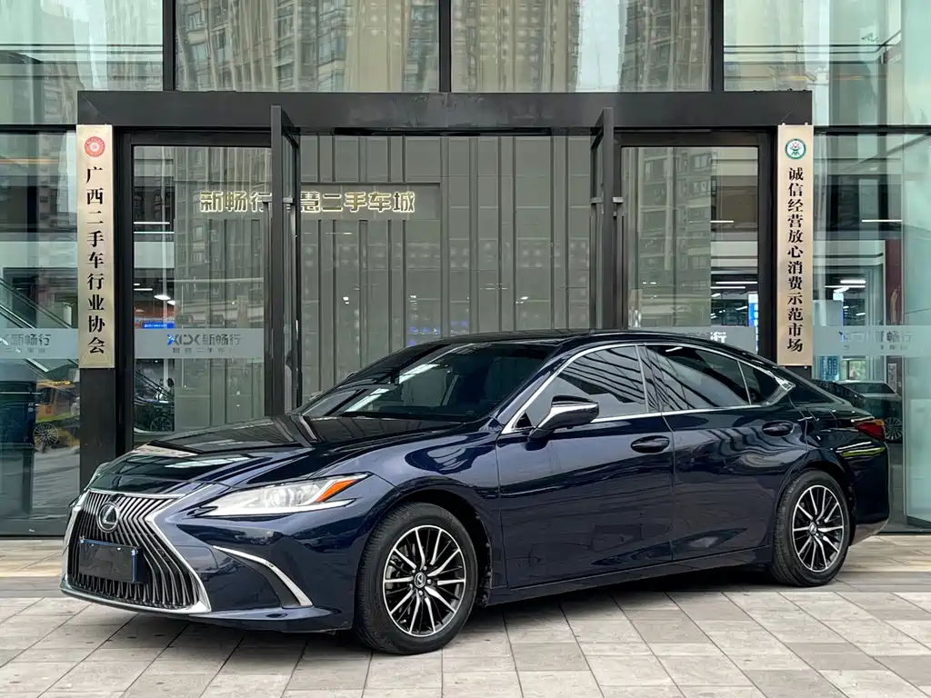 Lexus ES 2018