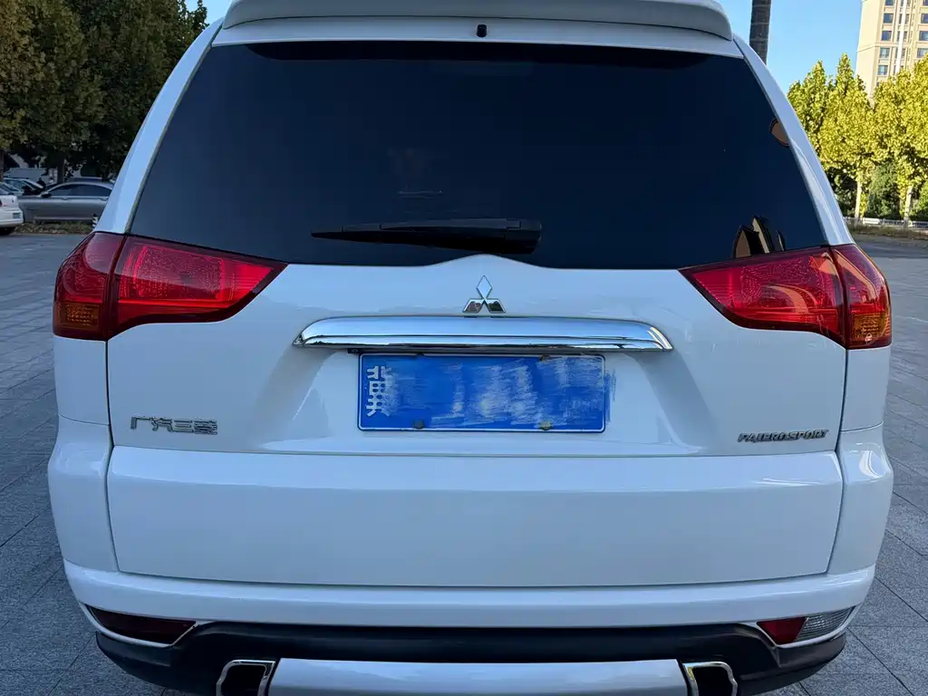Mitsubishi Pajero Sport — миниатюра 5
