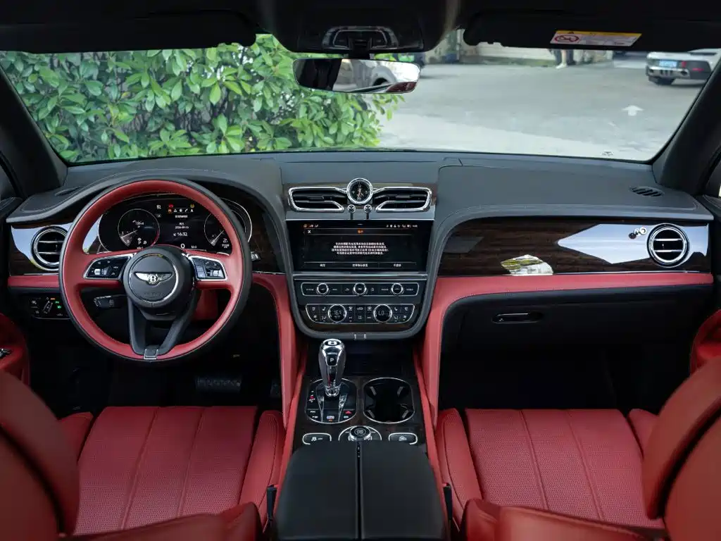 Bentley Bentayga — миниатюра 10