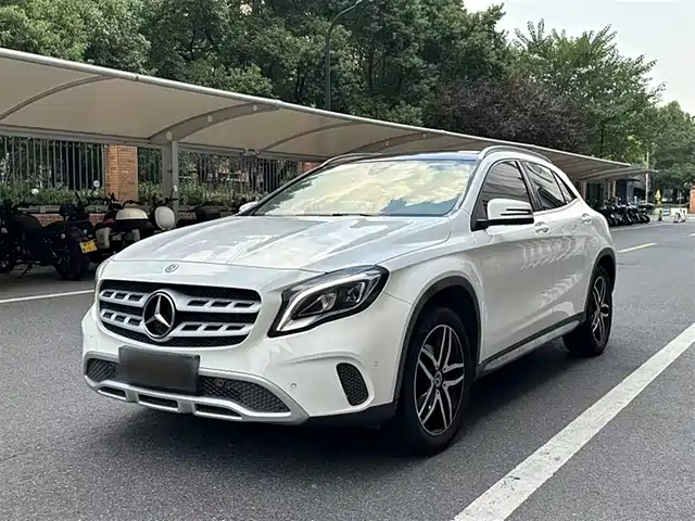 MERCEDES-BENZ  GLA 2017