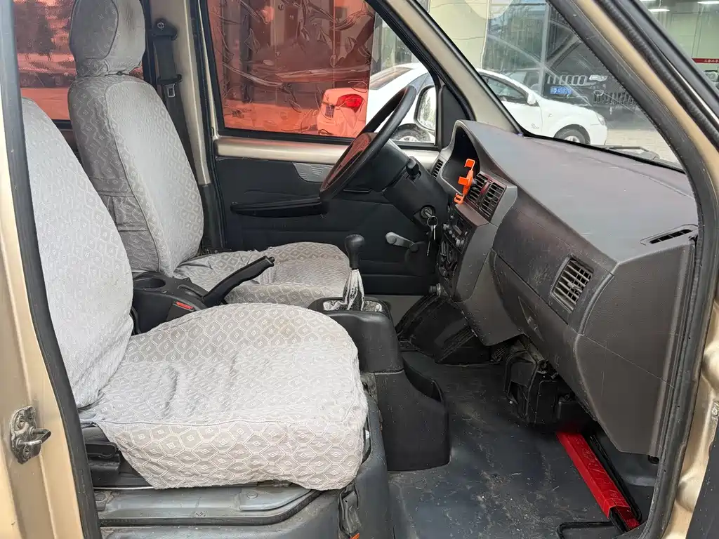 Wuling Rongguang — миниатюра 9