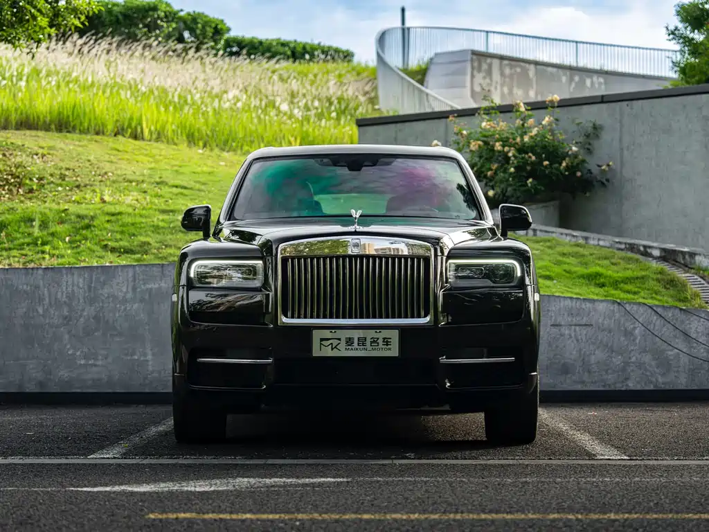 Rolls-Royce Cullinan 2018 мест