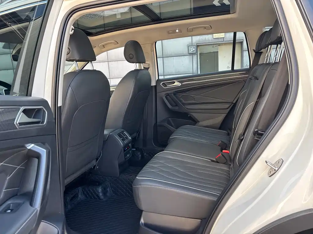 Volkswagen Tiguan L — миниатюра 11