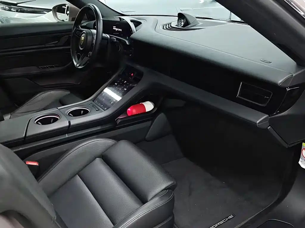 Porsche Taycan — миниатюра 11