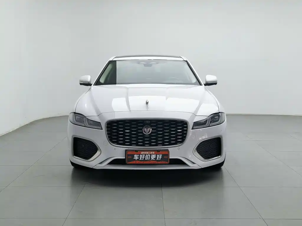 Jaguar XFL — миниатюра 3