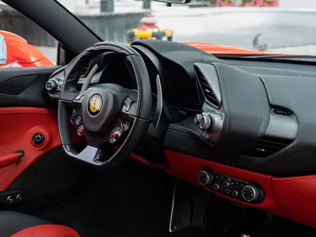 Ferrari 488 — миниатюра 11