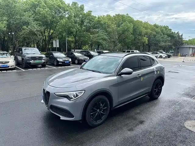 alfa-romeo stelvio