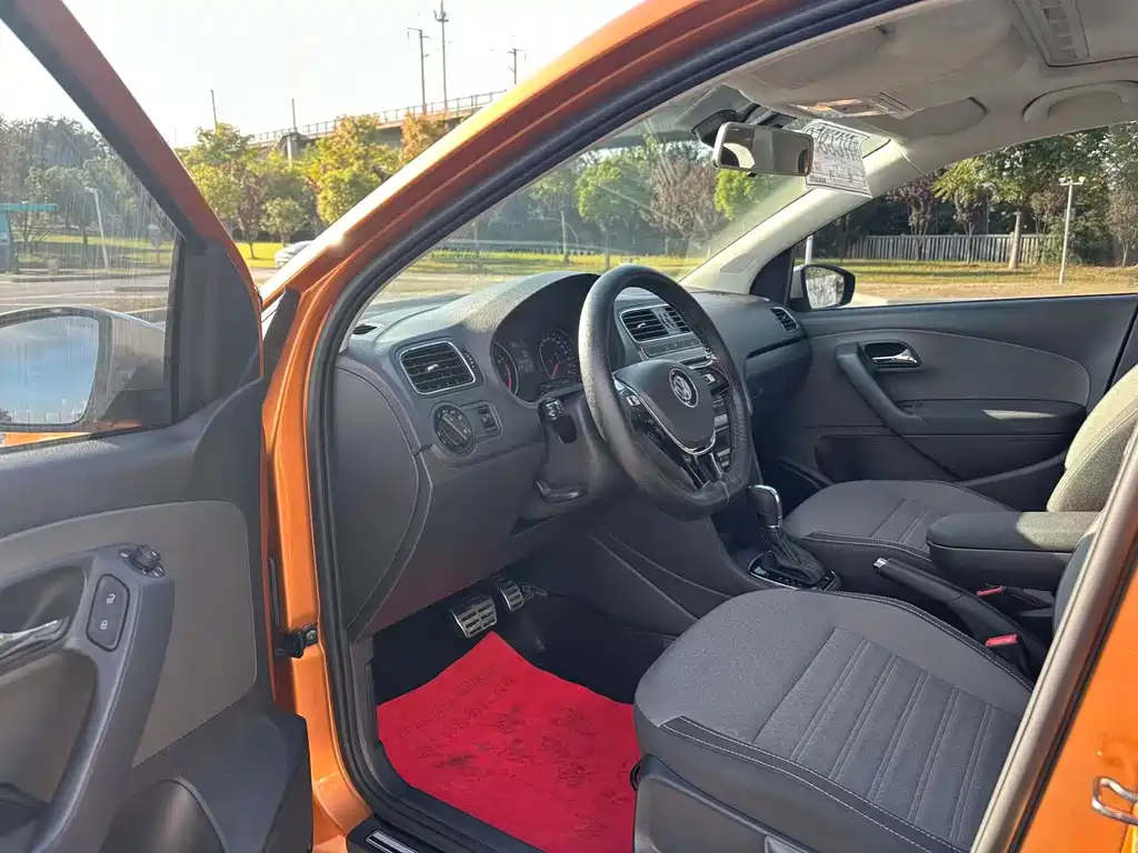 Volkswagen Polo — миниатюра 8