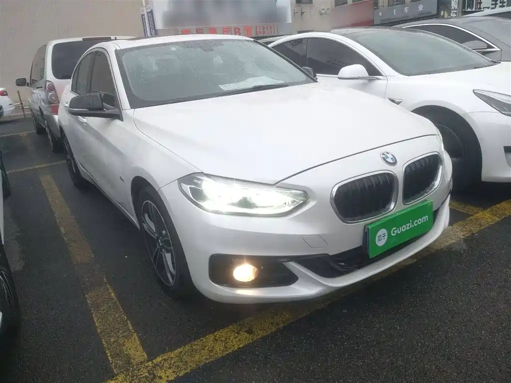BMW  1 SERIES