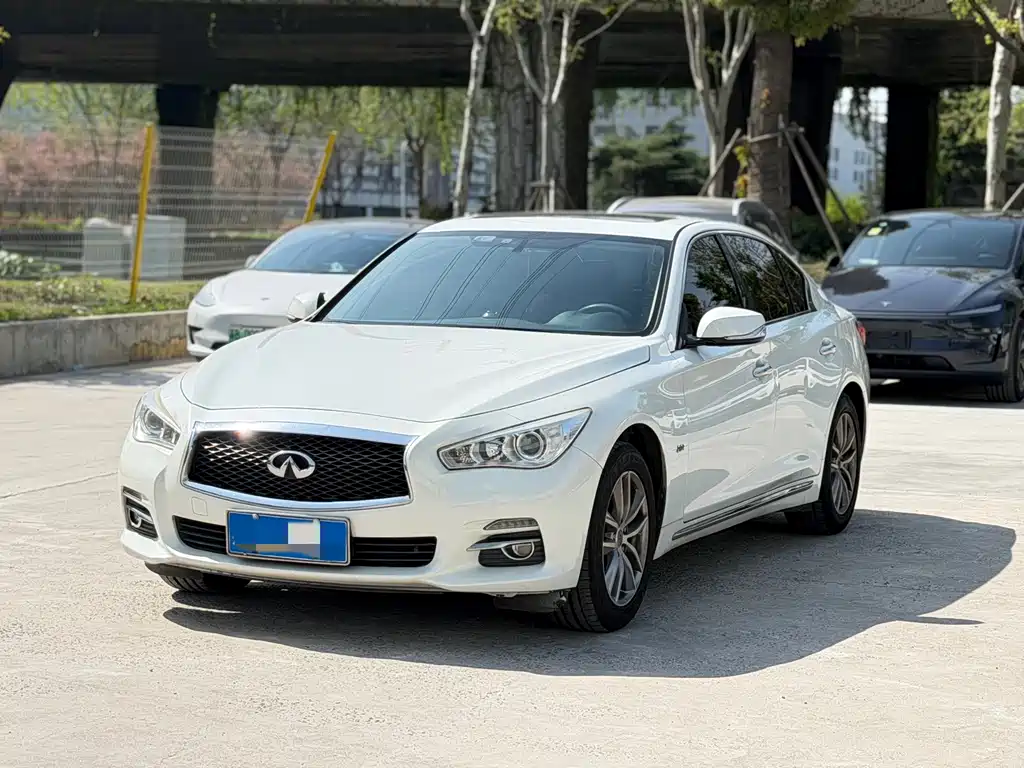 Infiniti Q50L 2015