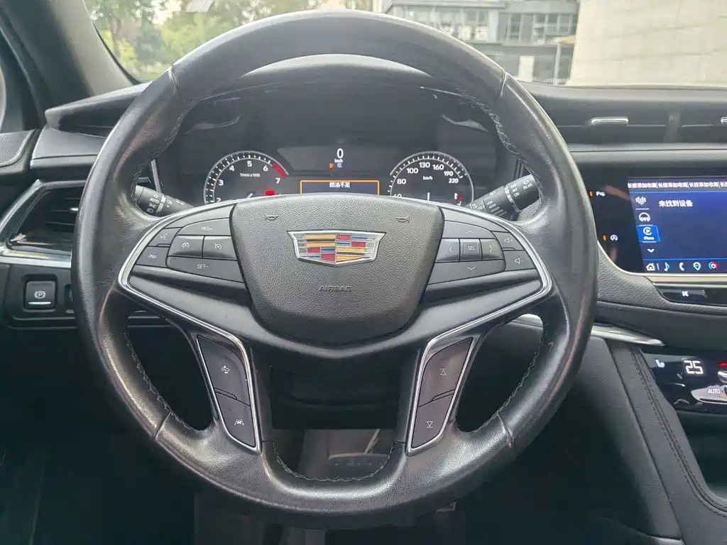 Cadillac XT5 — миниатюра 8
