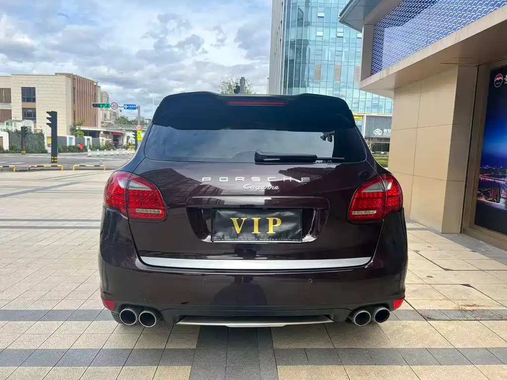 Porsche Cayenne — миниатюра 18