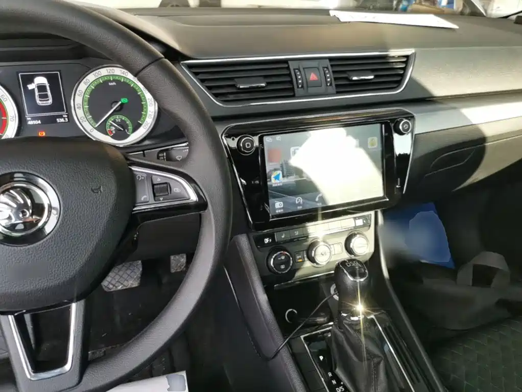 Skoda Superb — миниатюра 10