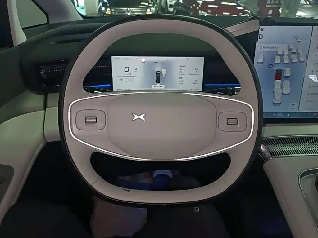 XPeng X9 — миниатюра 11