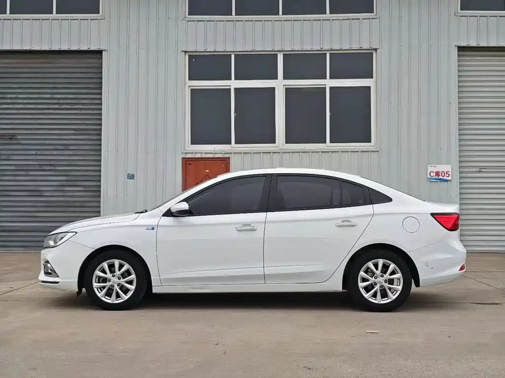 Roewe i5 — миниатюра 4