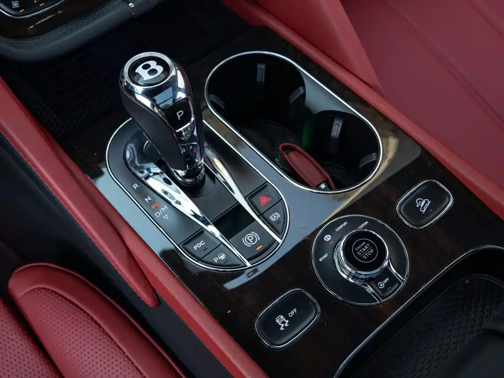Bentley Bentayga — миниатюра 15