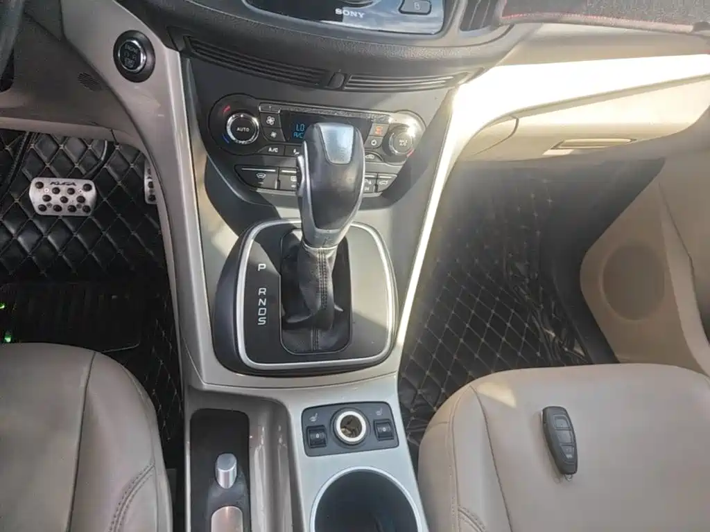 Ford Kuga — миниатюра 14