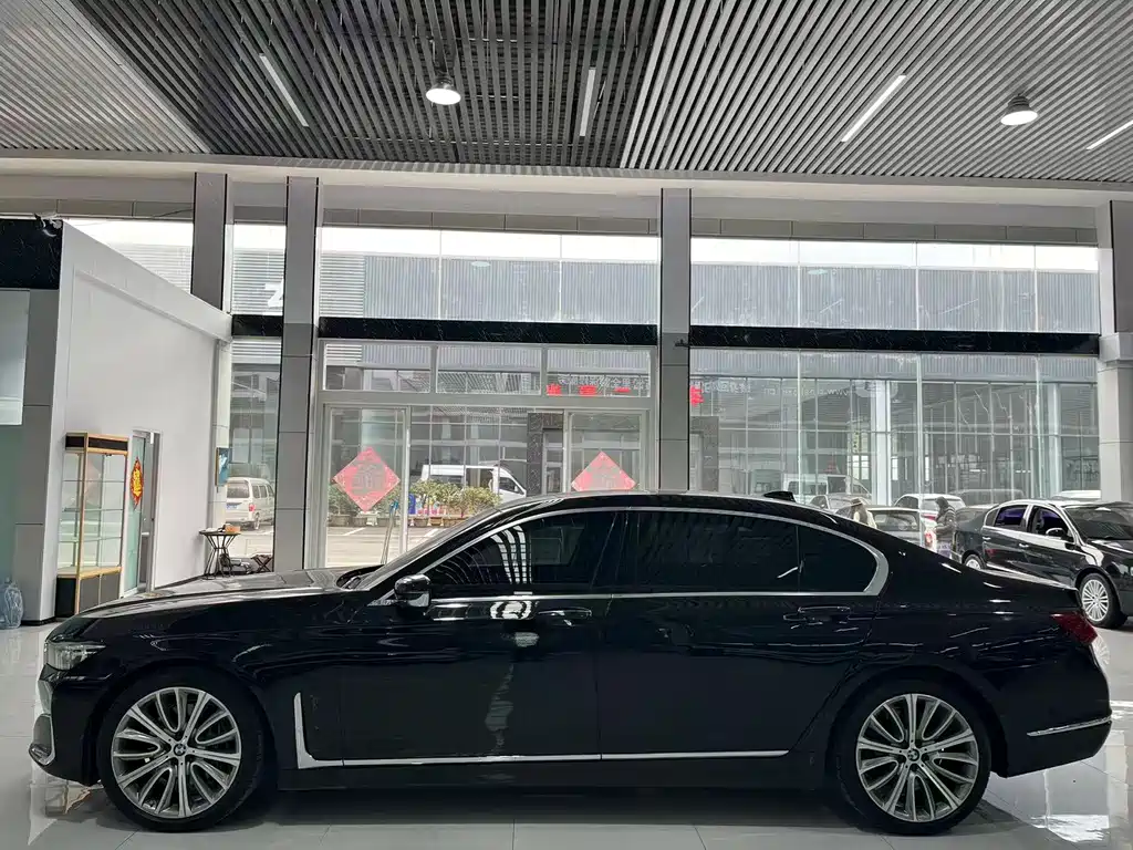 BMW 7 SERIES