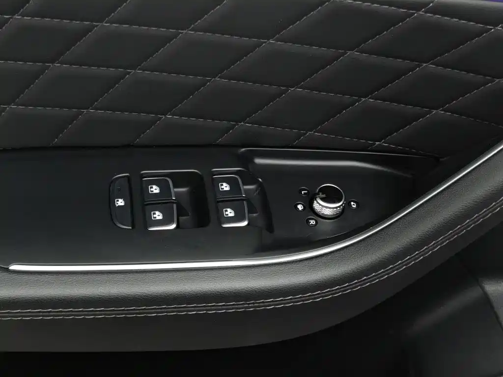 Hongqi Hongqi HS5 — миниатюра 9