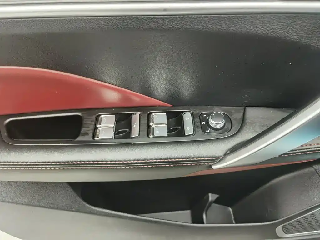 Geely Binyue — миниатюра 9